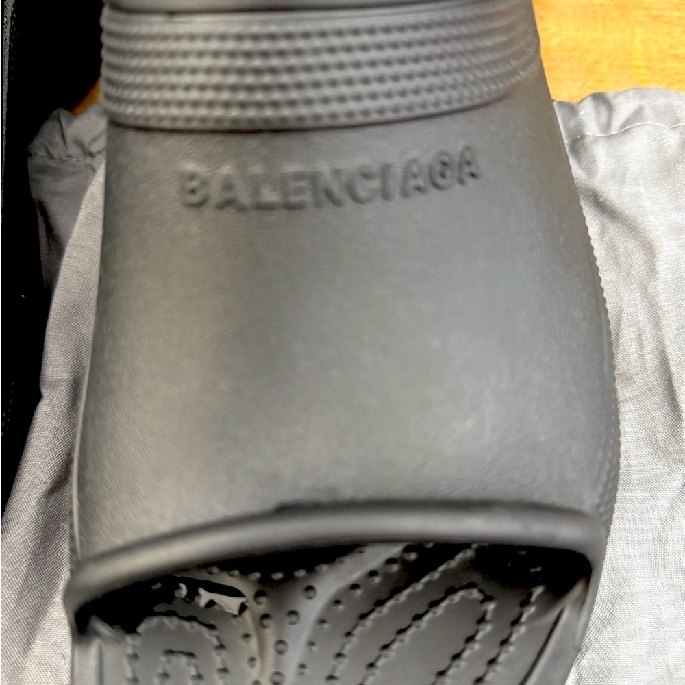 Balenciaga Pool Crocs Slide Sandal - Black, Size 9.5 (39) - Picture 12 of 14